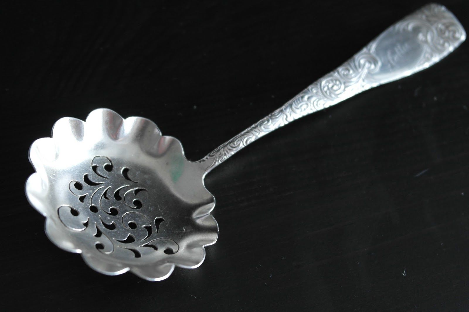 Cuchara tamiz de polvo antigua de plata de ley Bechard