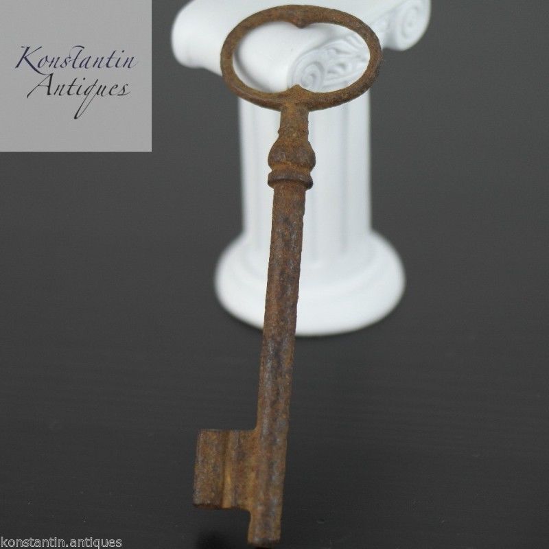 Antique rusty metal key Great British Empire – Konstantin Antiques
