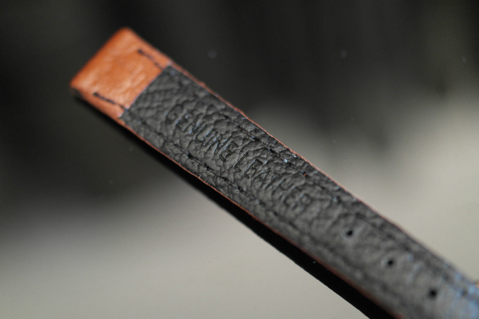 Uhrenarmband aus braunem Echtleder mit vergoldeter Schnalle