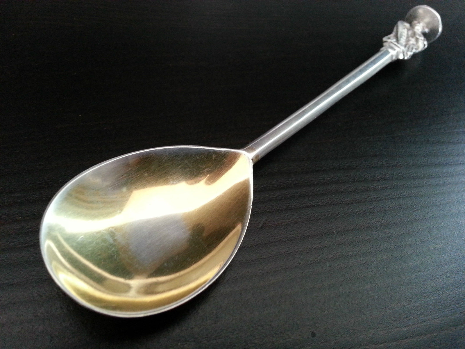 Cuchara antigua de plata maciza chapada en oro de 1928 de Thomas Bradbury Sheffield