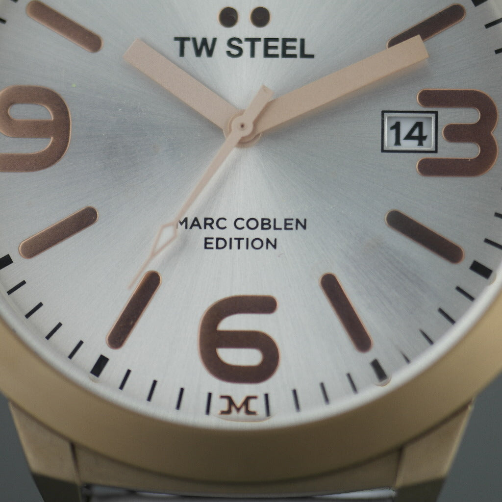 Reloj de pulsera TW Steel Marc Coblen Edition con esfera plateada y correa de piel blanca