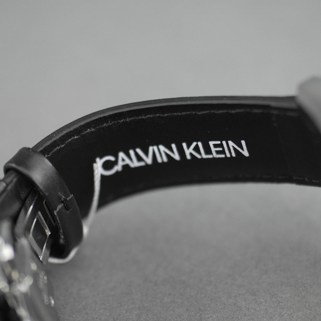 Calvin Klein Chronograph-Armbanduhr, hergestellt in der Schweiz, mit schwarzem Band