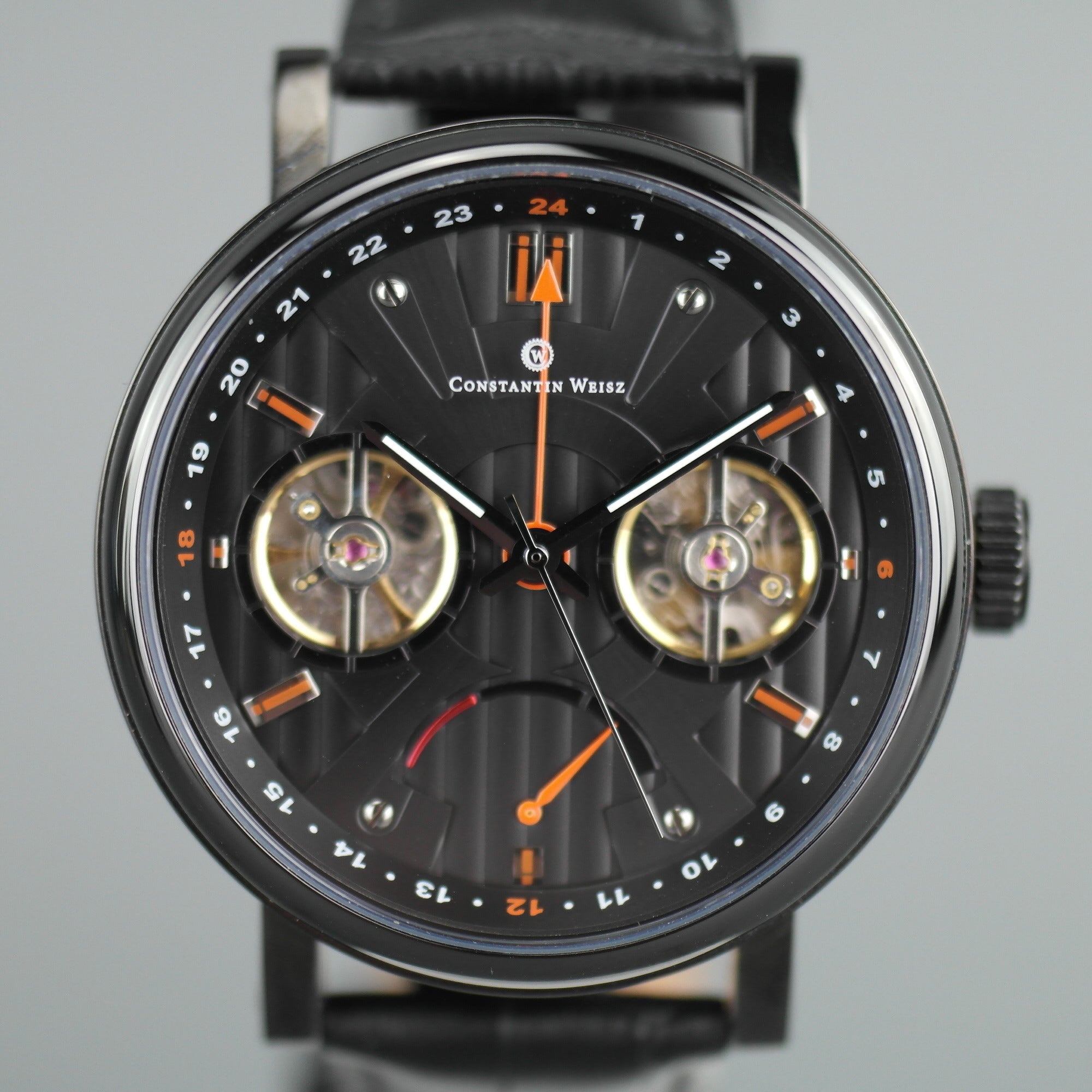 Constantin Weisz Automatik-Armbanduhr mit doppeltem Herz, ganz in Schwarz und Lederarmband