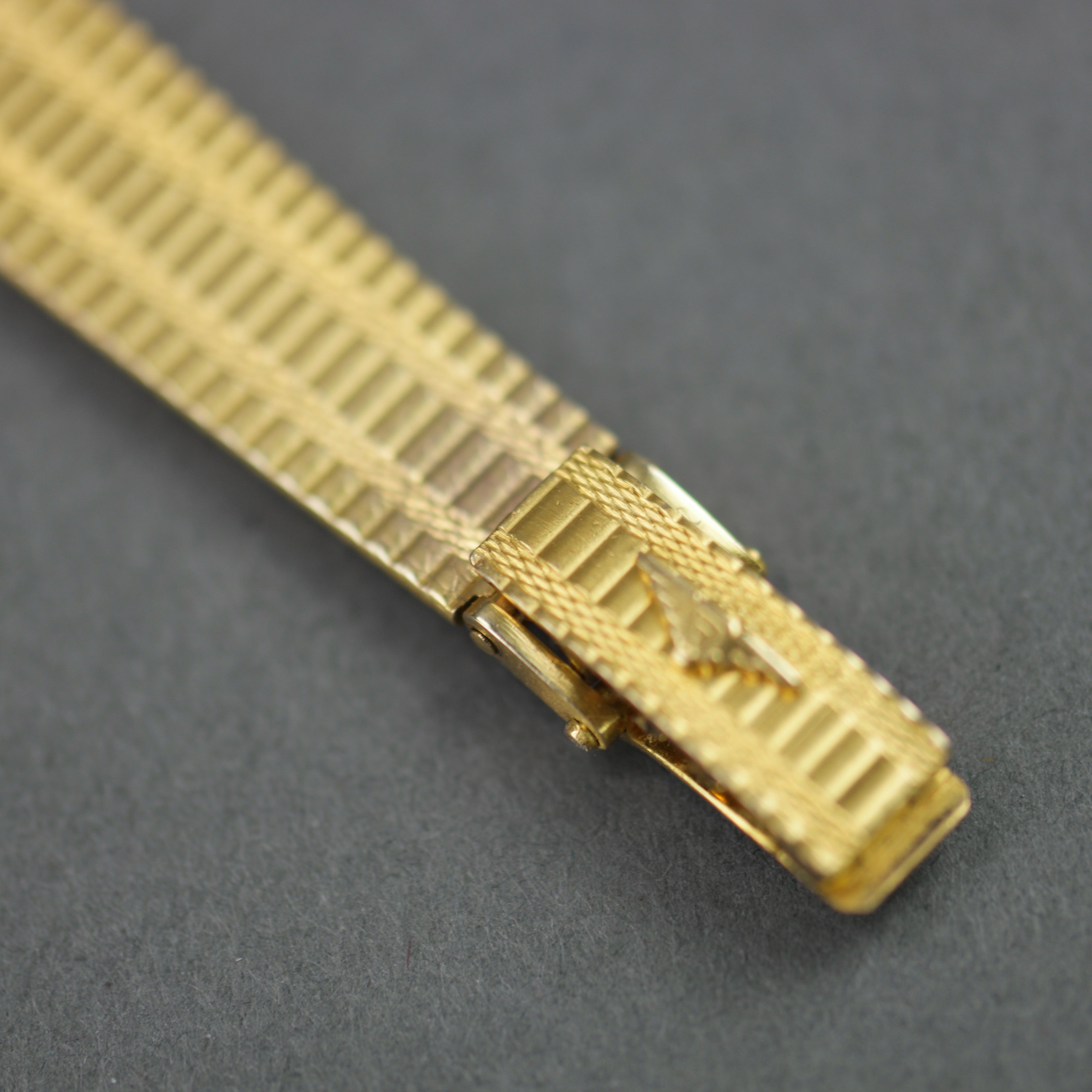 Longines Presence ladies quartz wristwatch 9ct gold case and bracelet