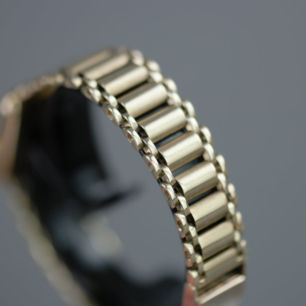 Geneve Ladies Solid 9ct Gold wristwatch - Diamond Bezel - Sapphire Crystal - Roman Dial - UK Hallmarked