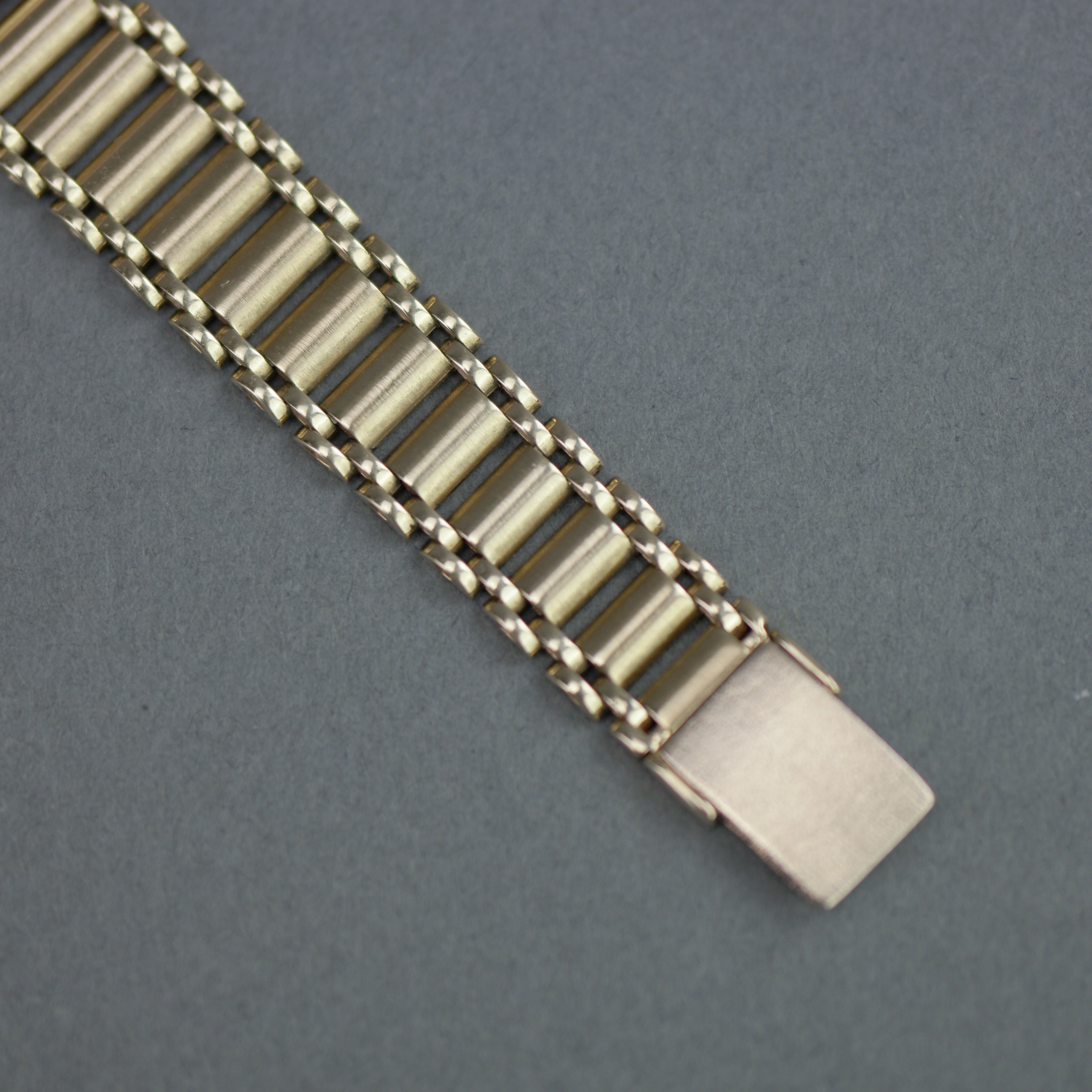 Geneve Ladies Solid 9ct Gold wristwatch - Diamond Bezel - Sapphire Crystal - Roman Dial - UK Hallmarked