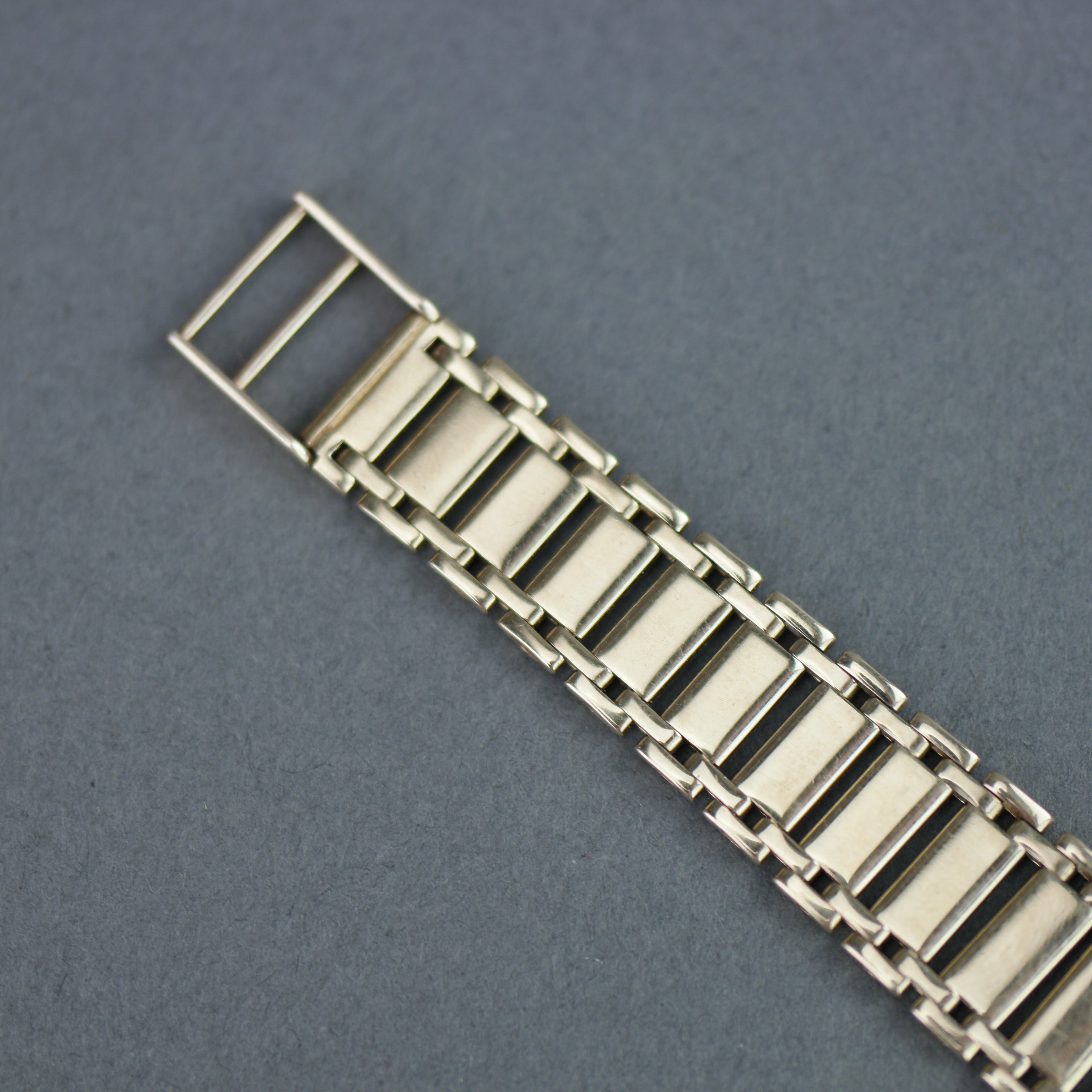 Geneve Ladies Solid 9ct Gold wristwatch - Diamond Bezel - Sapphire Crystal - Roman Dial - UK Hallmarked