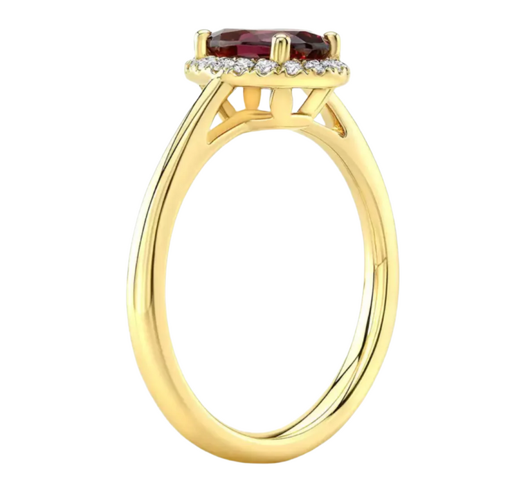 Oval Cut Garnet & 0.13ctw Diamond Ring, 14ct Yellow Gold