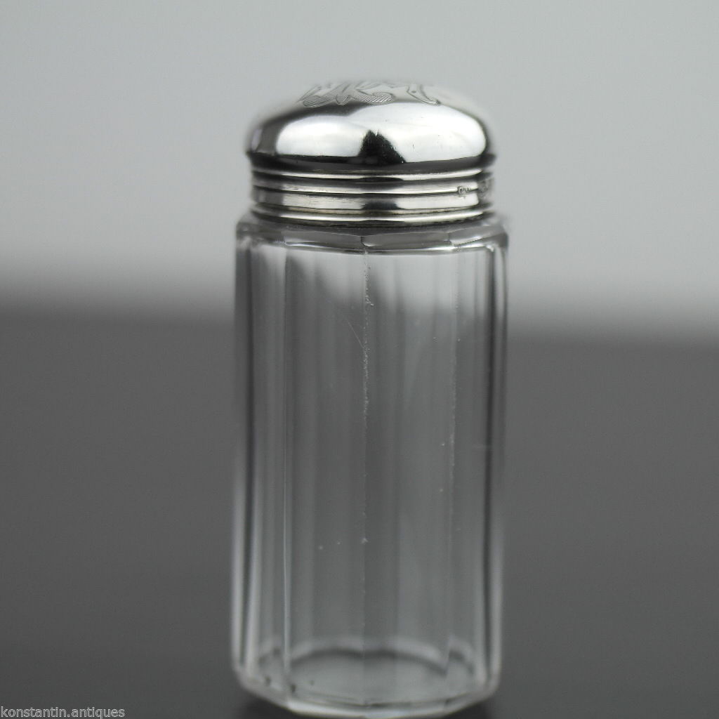 Antigua botella de tocador de vidrio tallado de 1892 con tapa de plata de ley y Londres