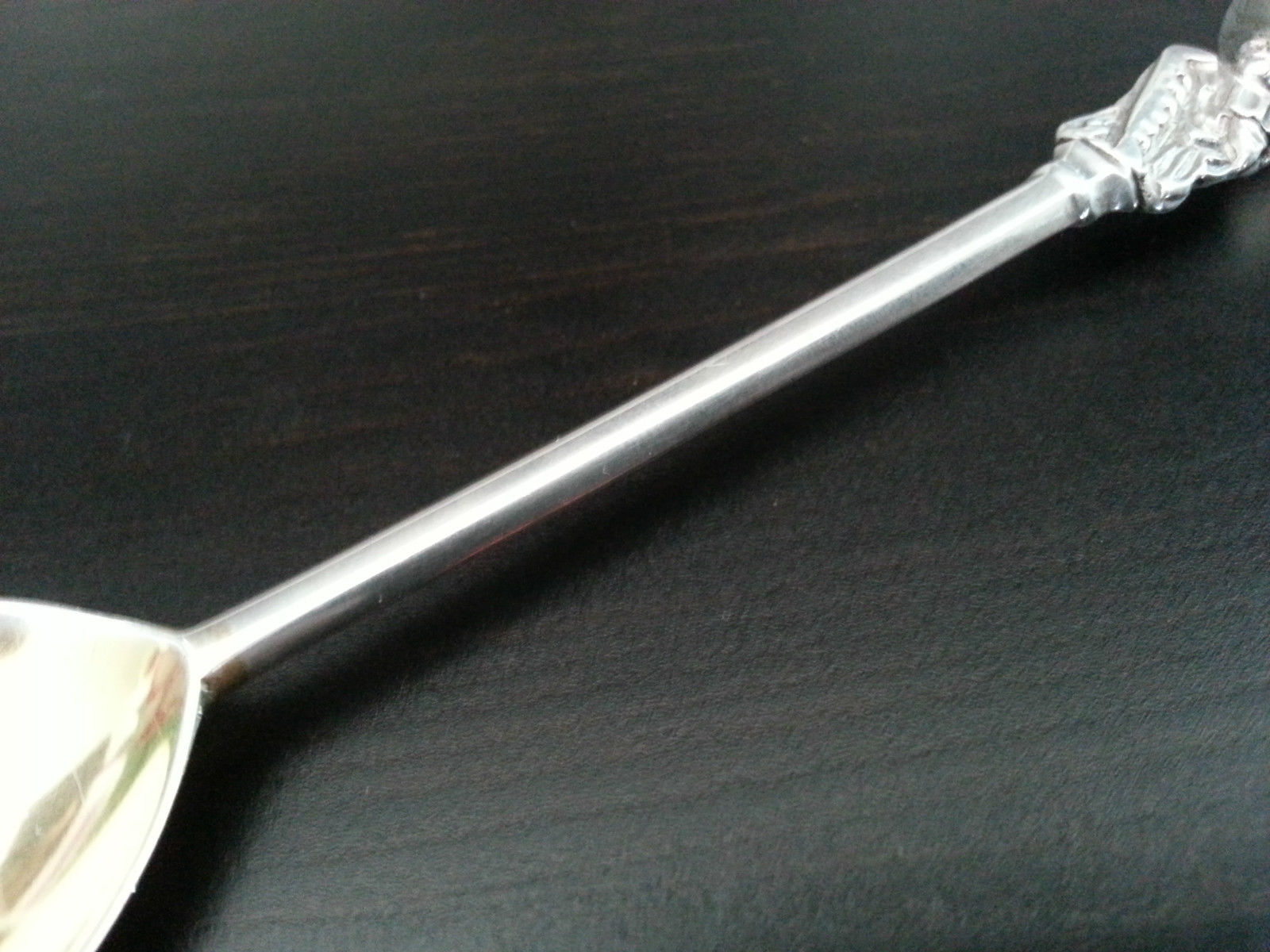 Cuchara antigua de plata maciza chapada en oro de 1928 de Thomas Bradbury Sheffield