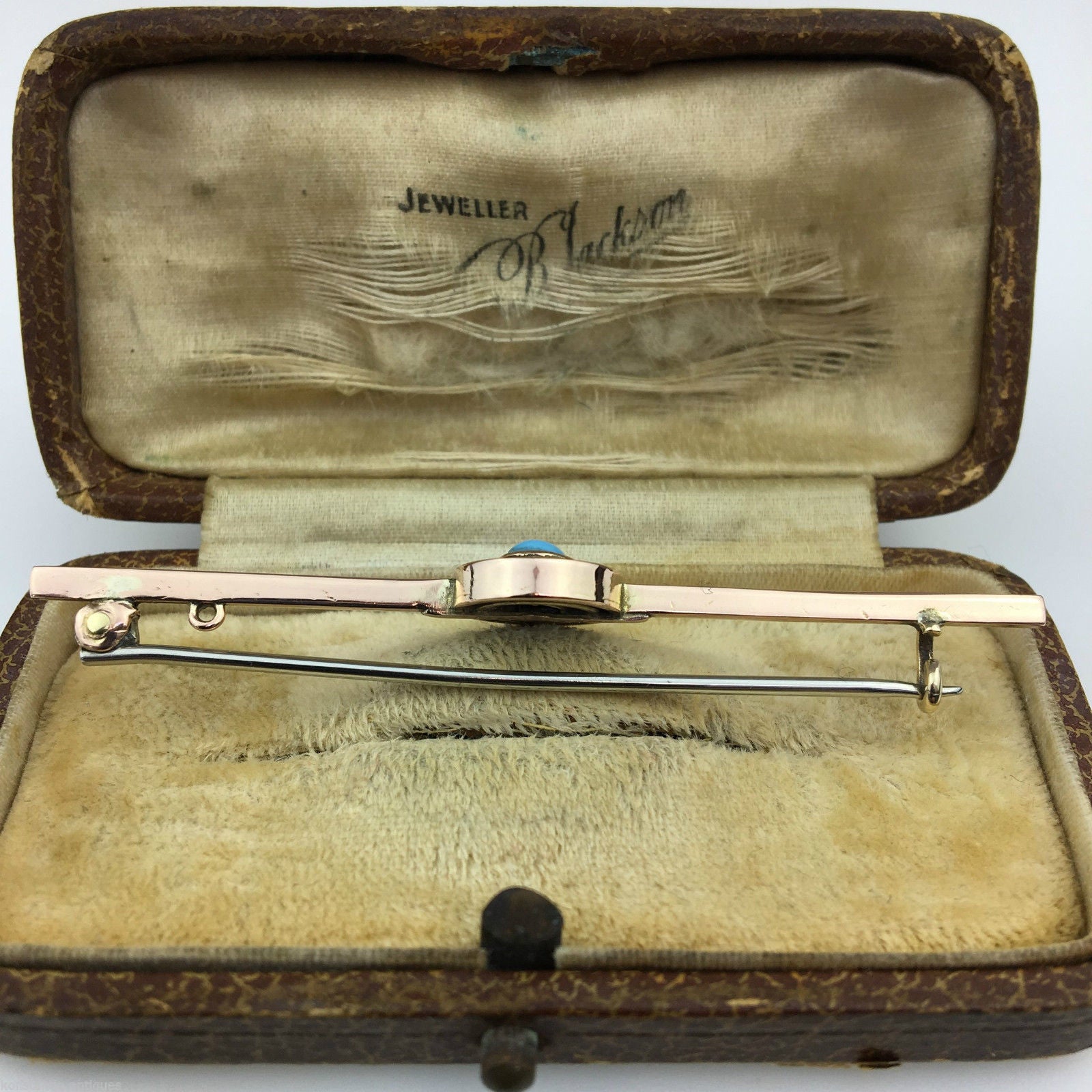 Antique 9ct gold pin bar brooch with turquoise eye from British Empire