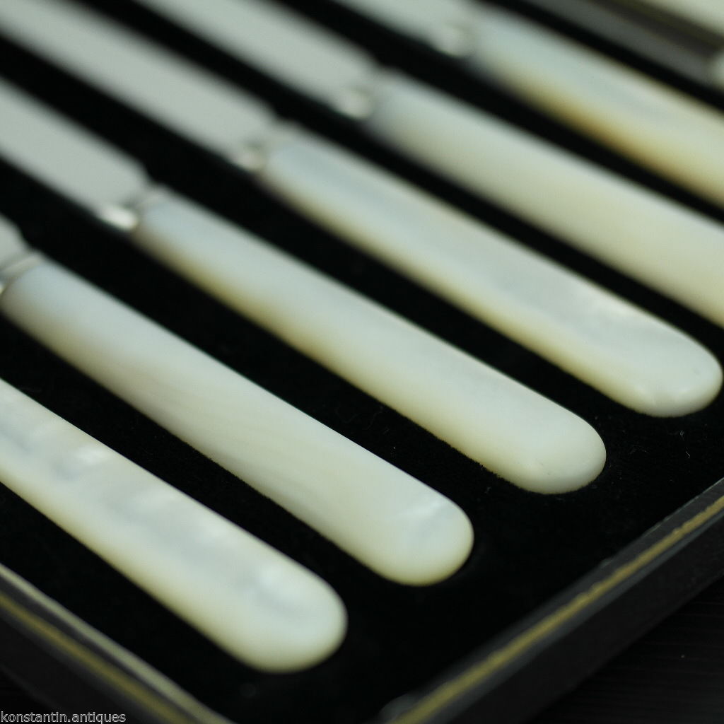 Antikes Set aus sechs Messern aus massivem Silber von 1935 mit Perlmuttgriffen