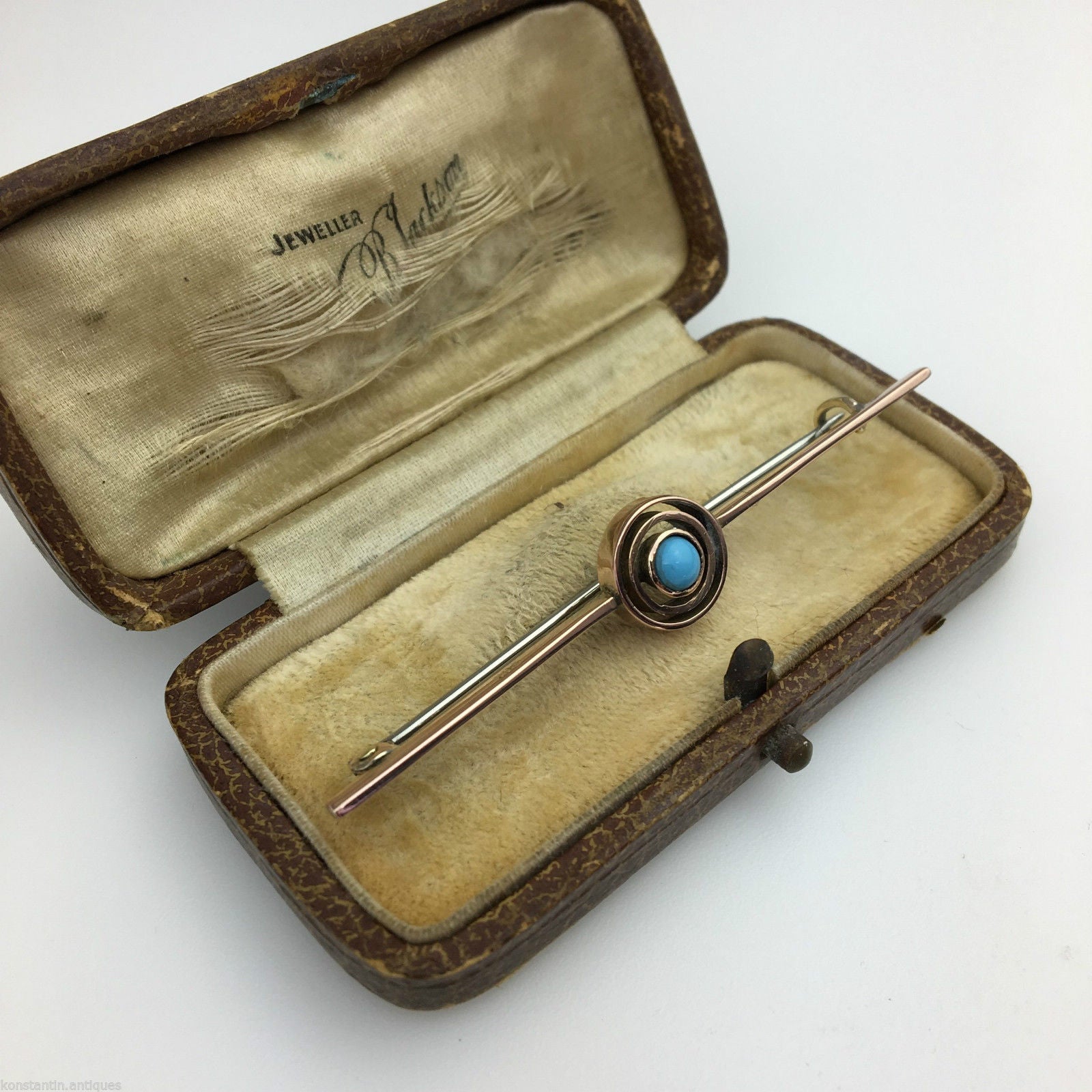 Antique 9ct gold pin bar brooch with turquoise eye from British Empire