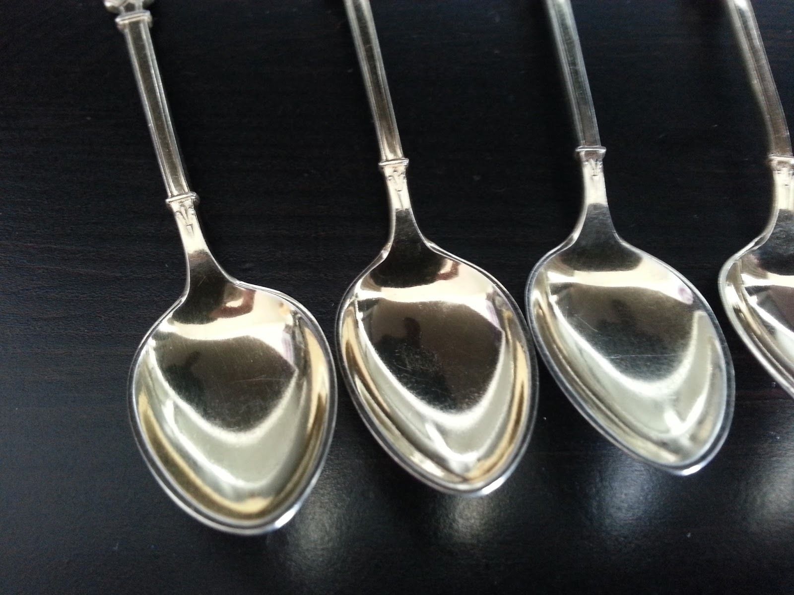 Conjunto antiguo de seis cucharas de té de esmalte dorado de plata maciza David Andersen Noruega