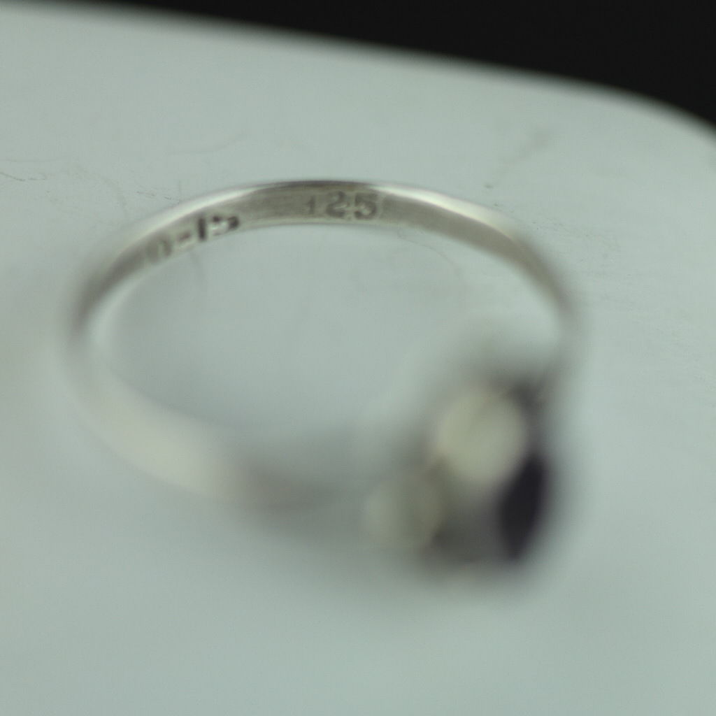 Vintage sterling silver ring with Amethyst flower ornament