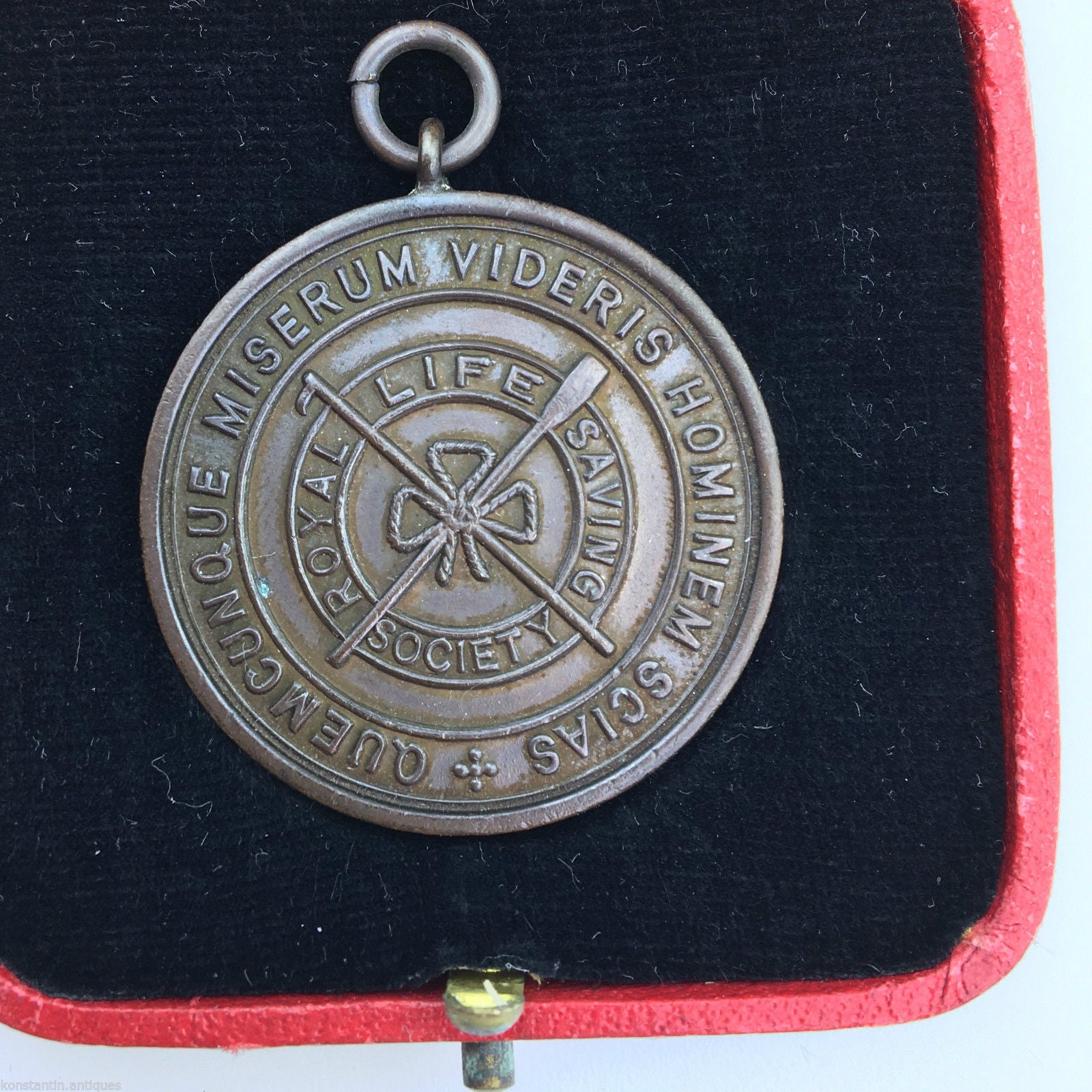 MEDALLA DE LA SOCIEDAD REAL PARA SALVAR VIDA ESTABLECIDA 1891 en caja c.1939