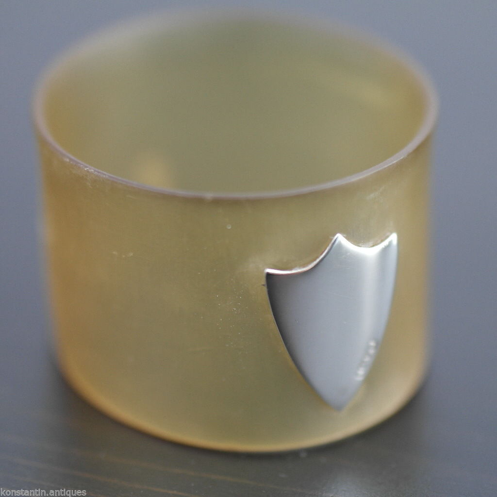 Servilletero antiguo de cuerno escocés con escudo de plata maciza