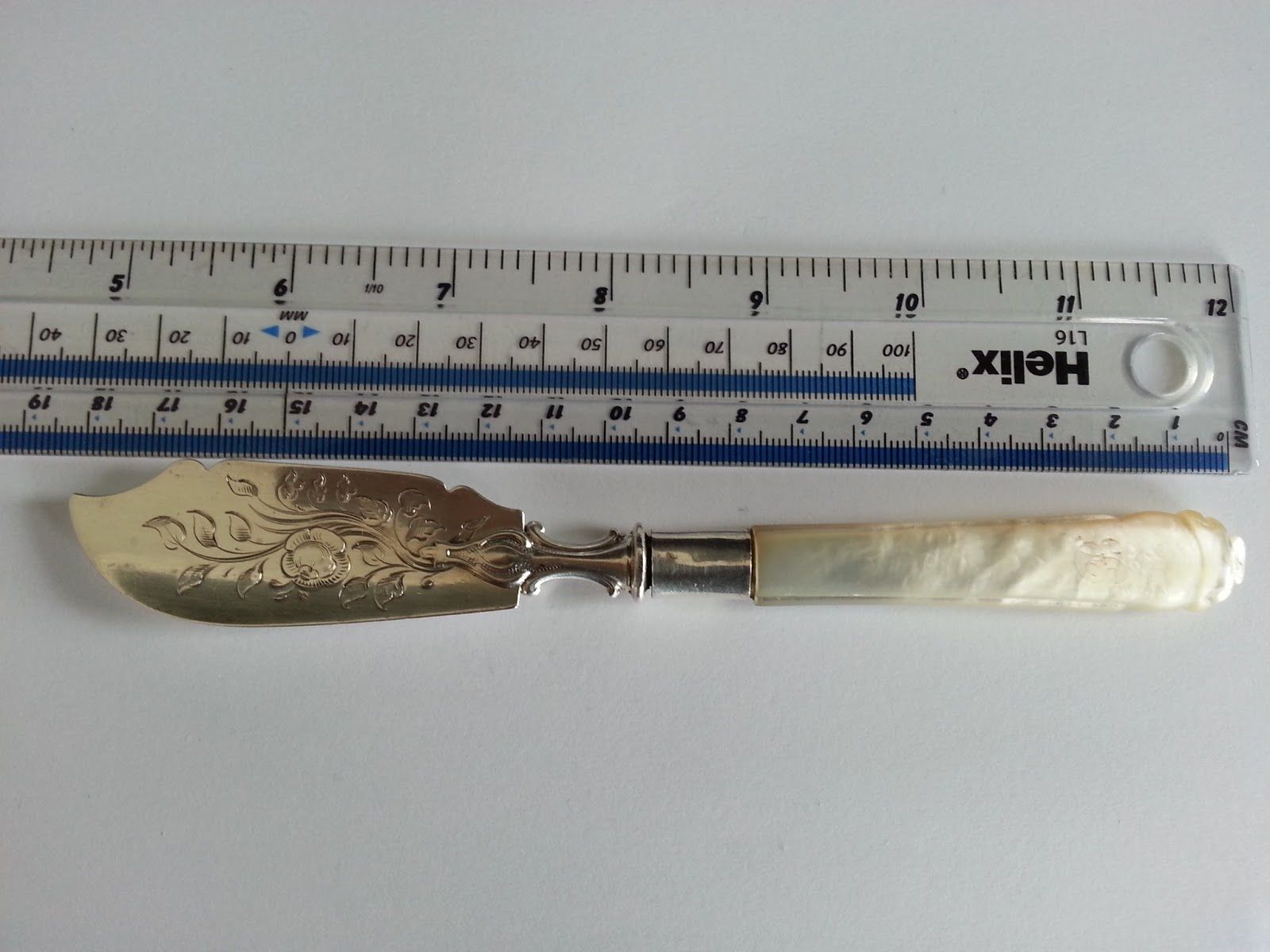 Cuchillo victoriano de plata maciza de 1851 con mango de nácar Sheffield Regalo antiguo