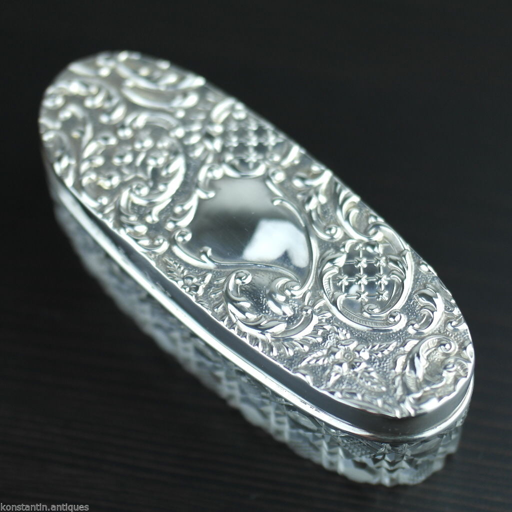 Antigua caja de baratijas de vidrio tallado con tapa de plata de ley de 1903