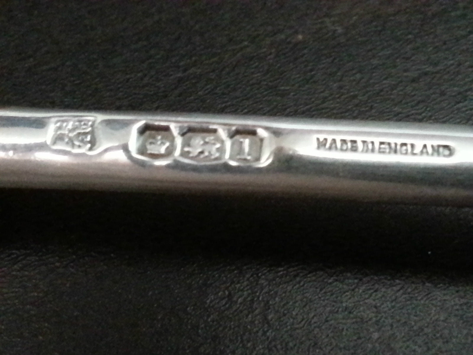 Cuchara antigua de plata maciza chapada en oro de 1928 de Thomas Bradbury Sheffield