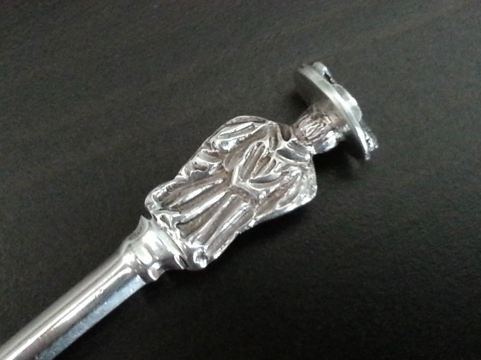 Cuchara antigua de plata maciza chapada en oro de 1928 de Thomas Bradbury Sheffield