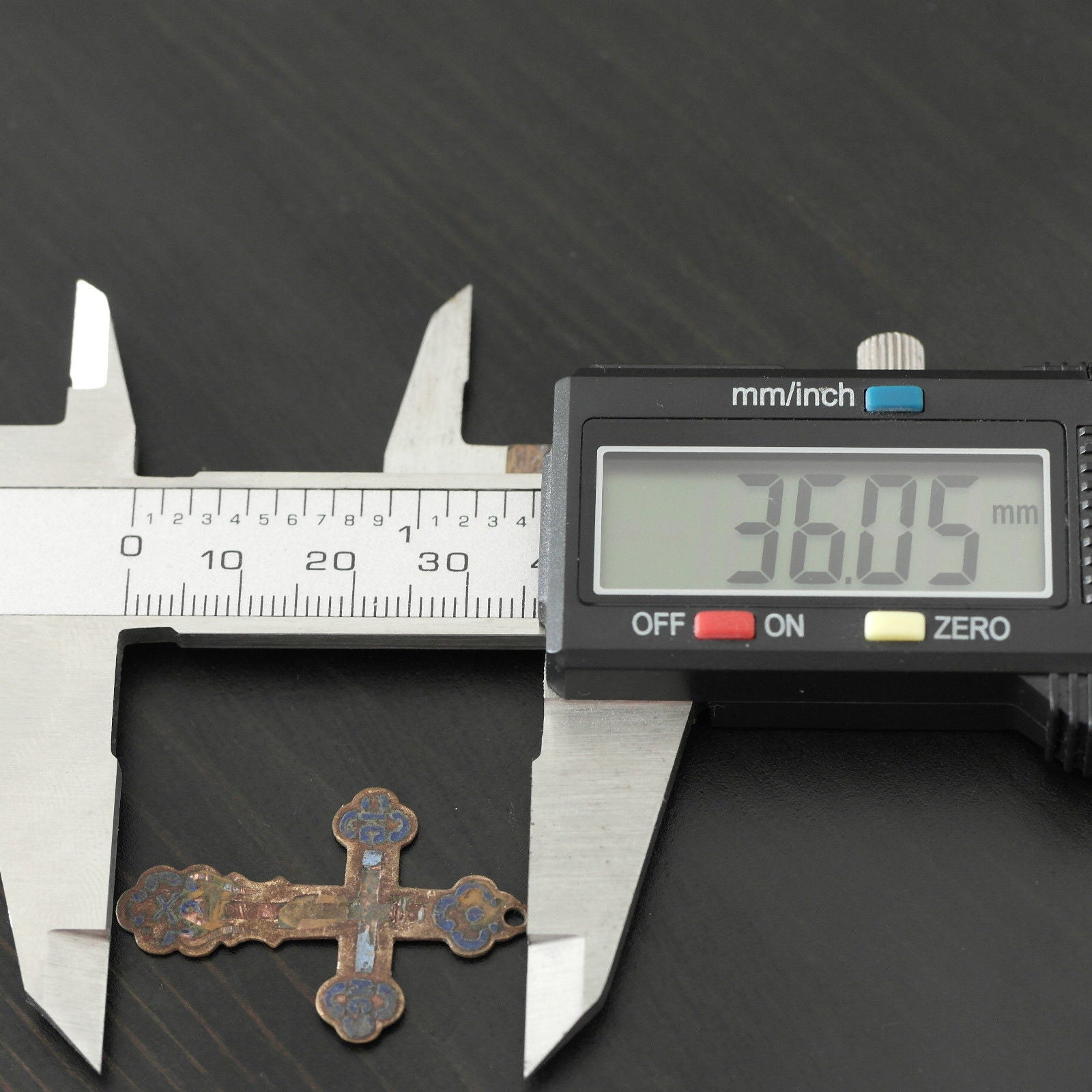 Antikes massives Emaille-Kreuz des Russischen Reiches, orthodoxe Altgläubige