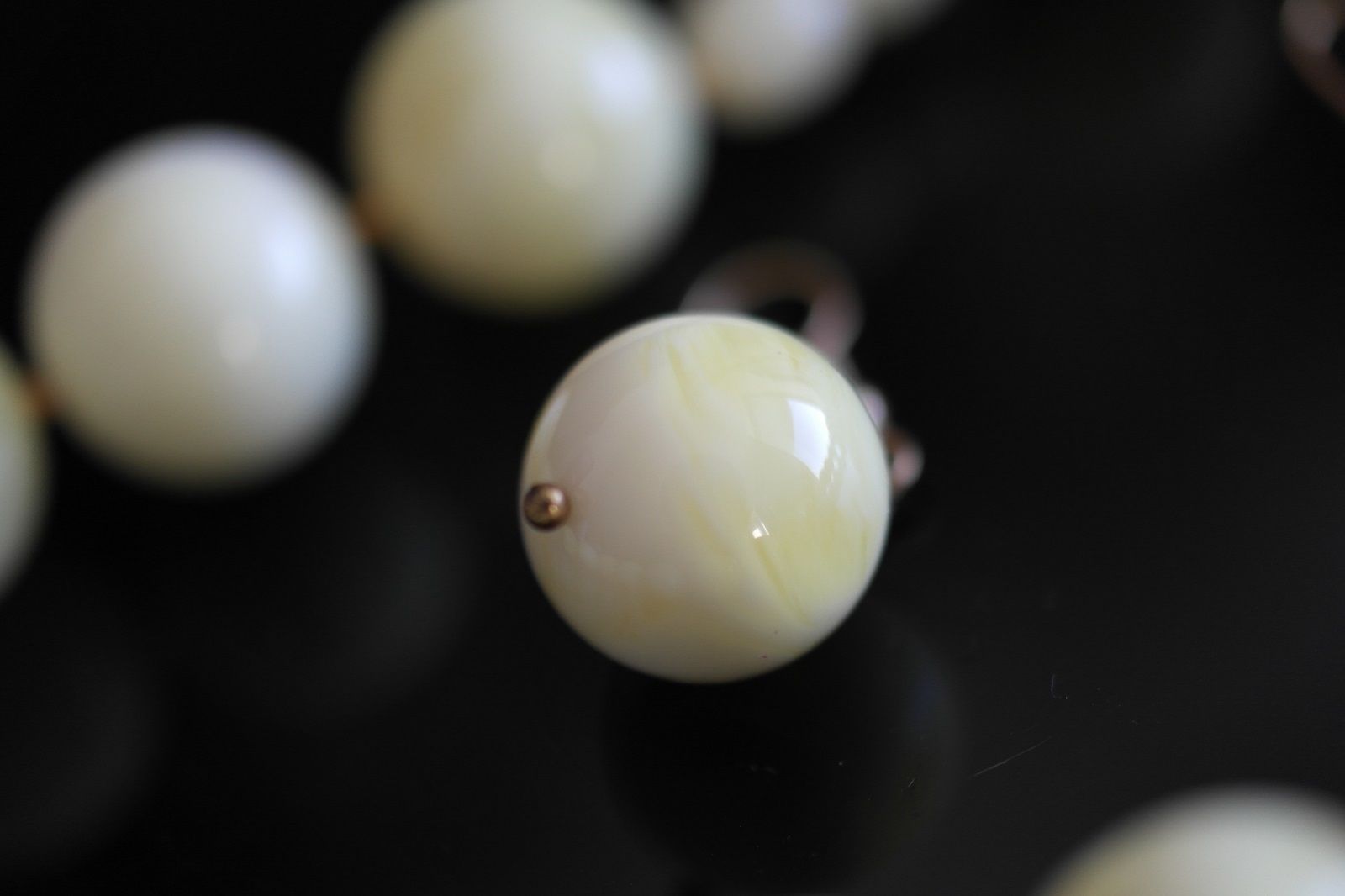 Vintage stylish Bakelite beads necklace and earrings