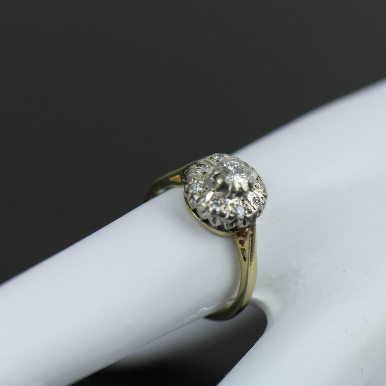 Vintage 18ct gold ring with brilliant cut diamonds cluster London