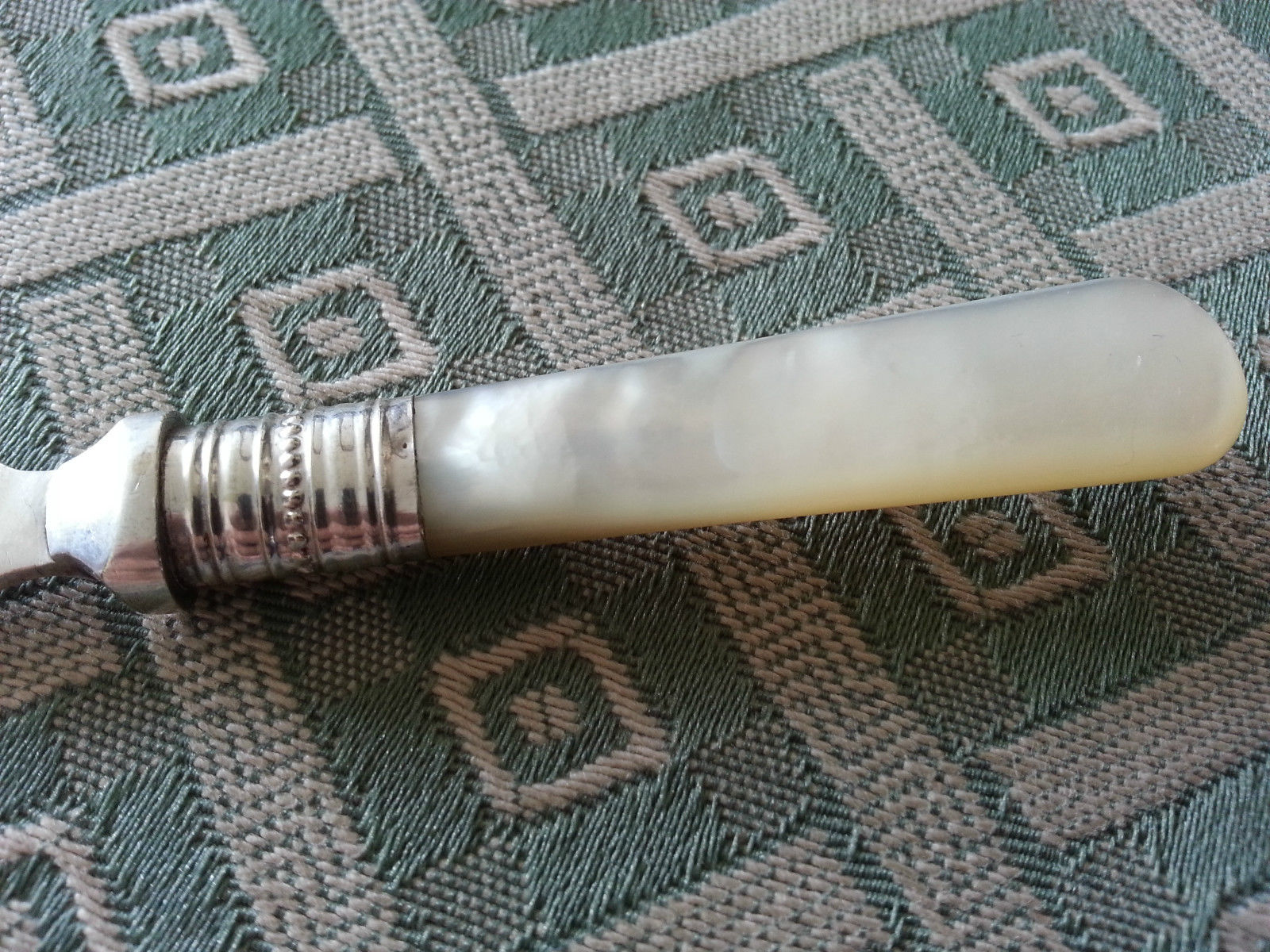 Antike versilberte Fischgabel mit Perlmutt-MOP-Griff