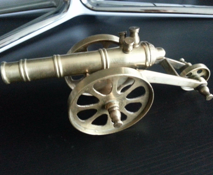 Vintage-Modell, antike Kanonen-Messingstatue, großes britisches Empire
