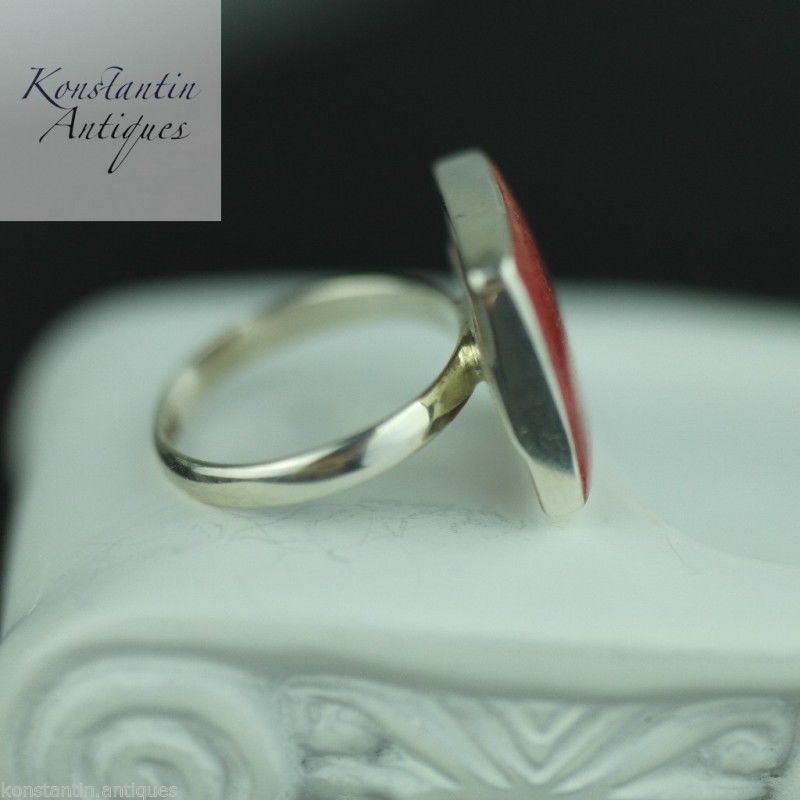 Anillo vintage de plata de primera ley con coral rojo cuadrado