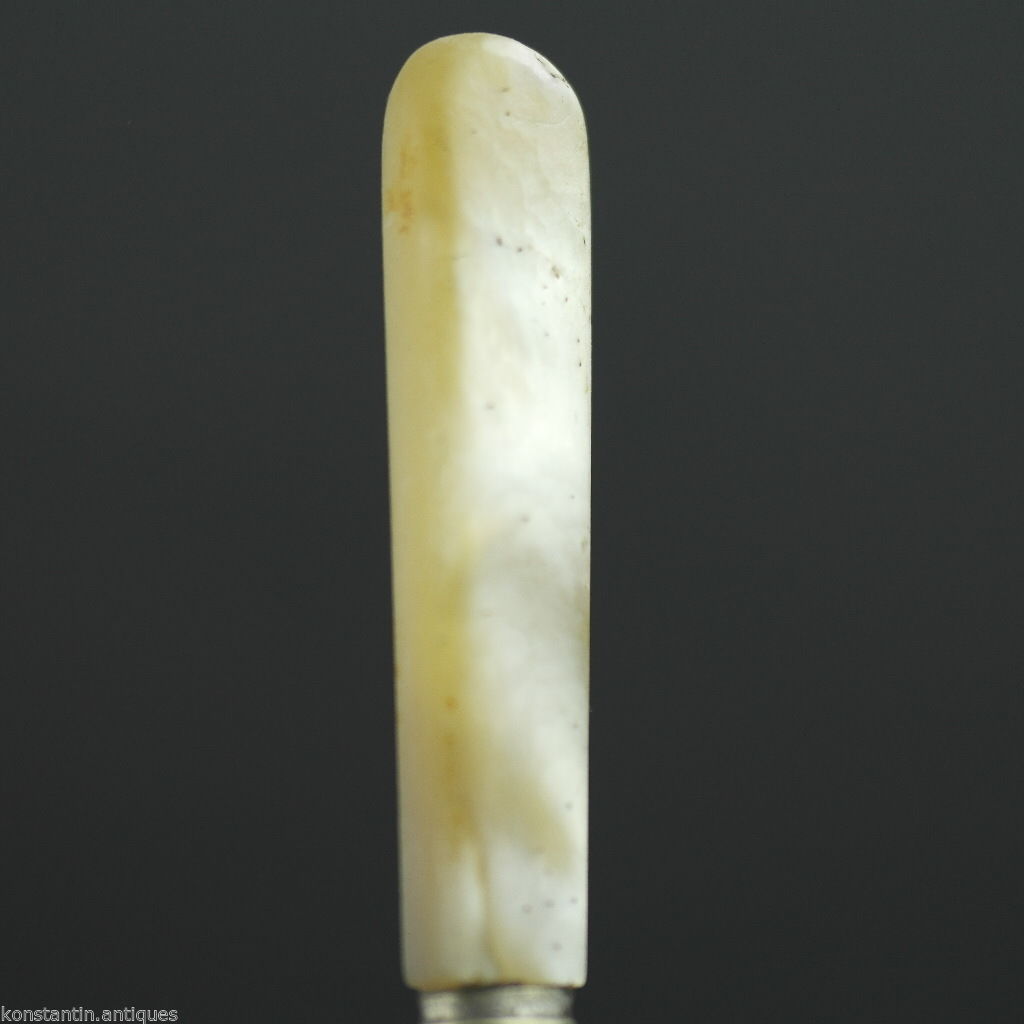 Tenedor de pescado de mesa antiguo con mango de nácar Sheffield plateado