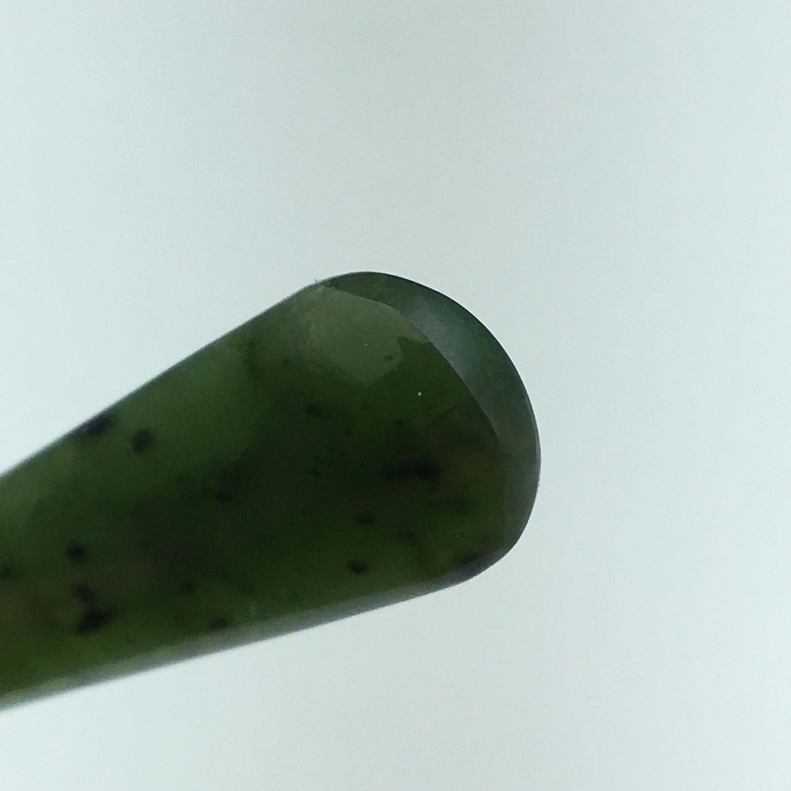 Antiker Löffel aus Sterlingsilber mit grünem Jadegriff