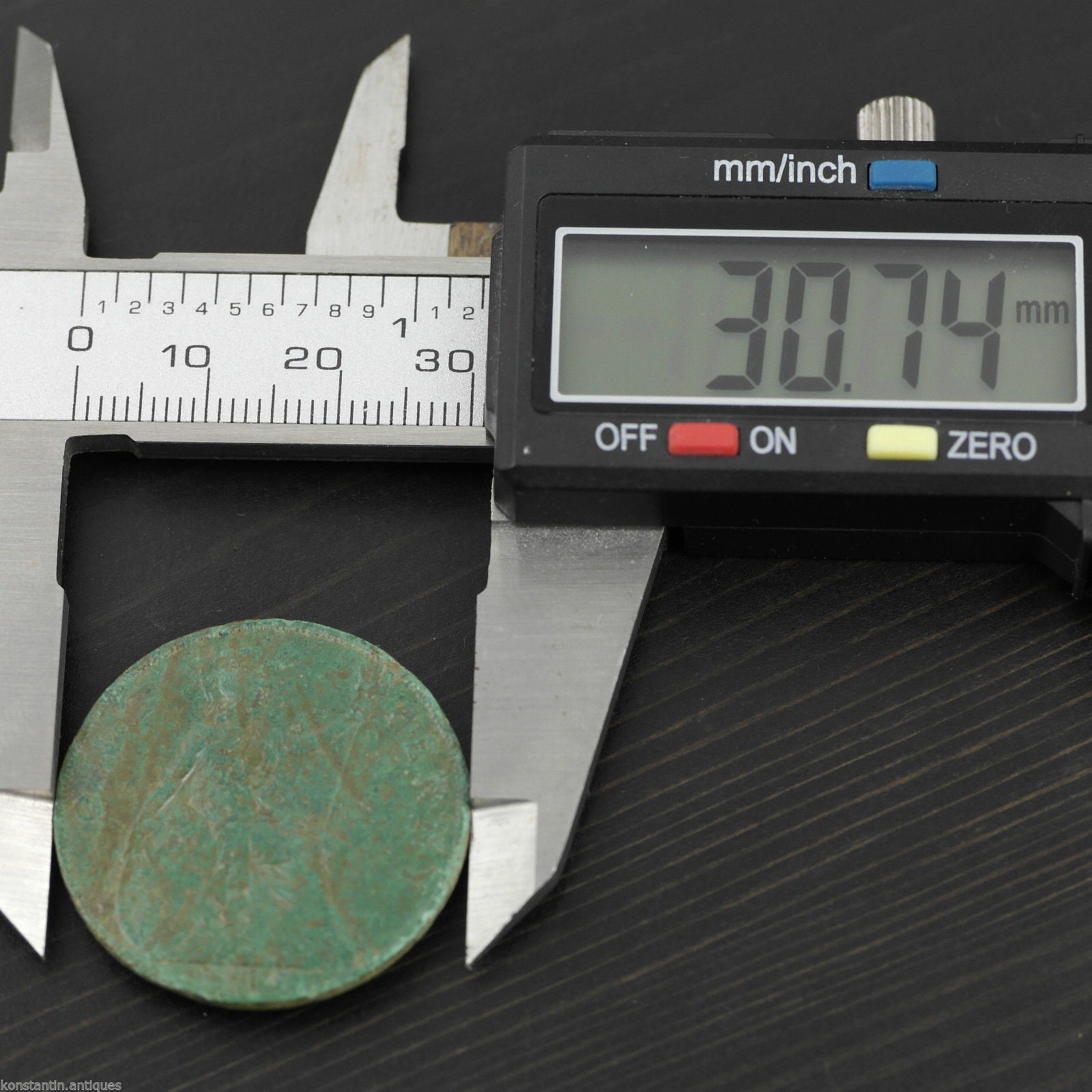 Antike Bronzemünze von 1914, ein Penny George V. Britisches Empire mit Patina