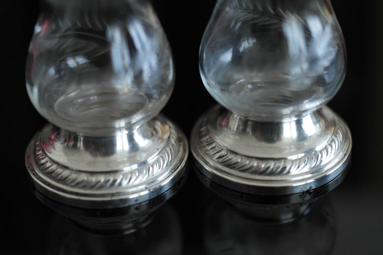 Antique Pepper salt pot casters glass sterling silver bottom Quaker NEWPORT