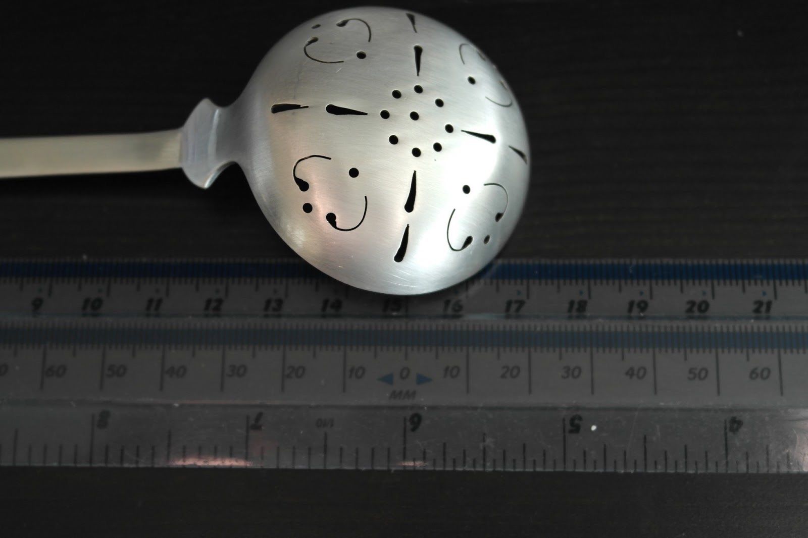 Cuchara tamiz de polvo de plata maciza antigua Noruega 830S TH Marthinsen