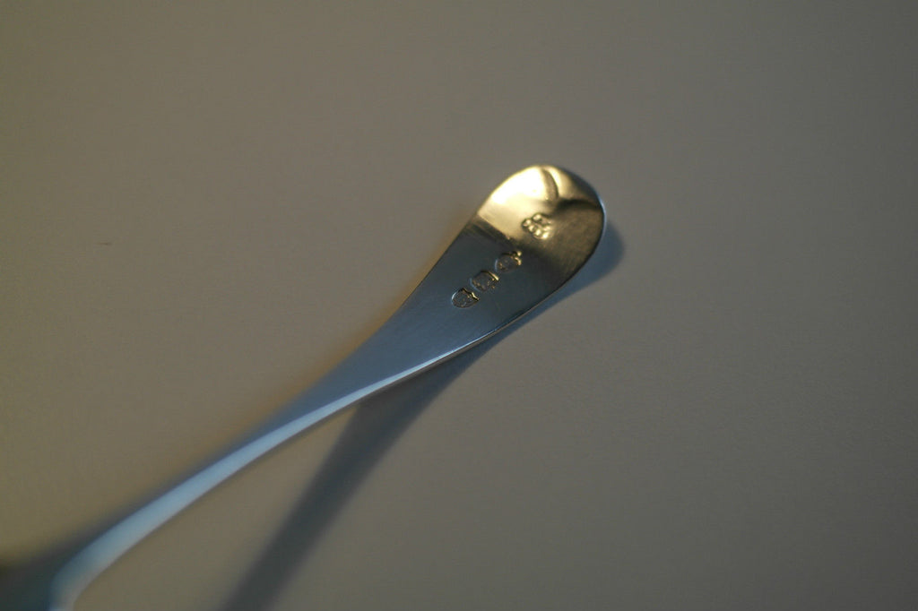 Antique 1892 solid silver tea strainer sugar sifter London lion