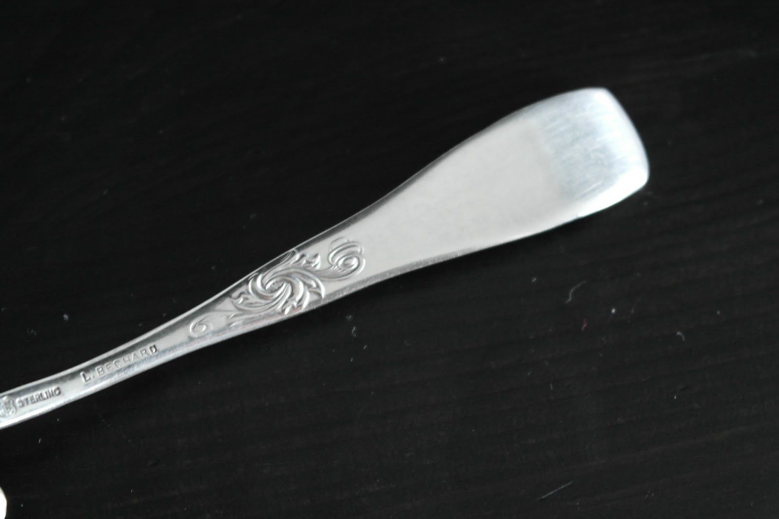 Cuchara tamiz de polvo antigua de plata de ley Bechard