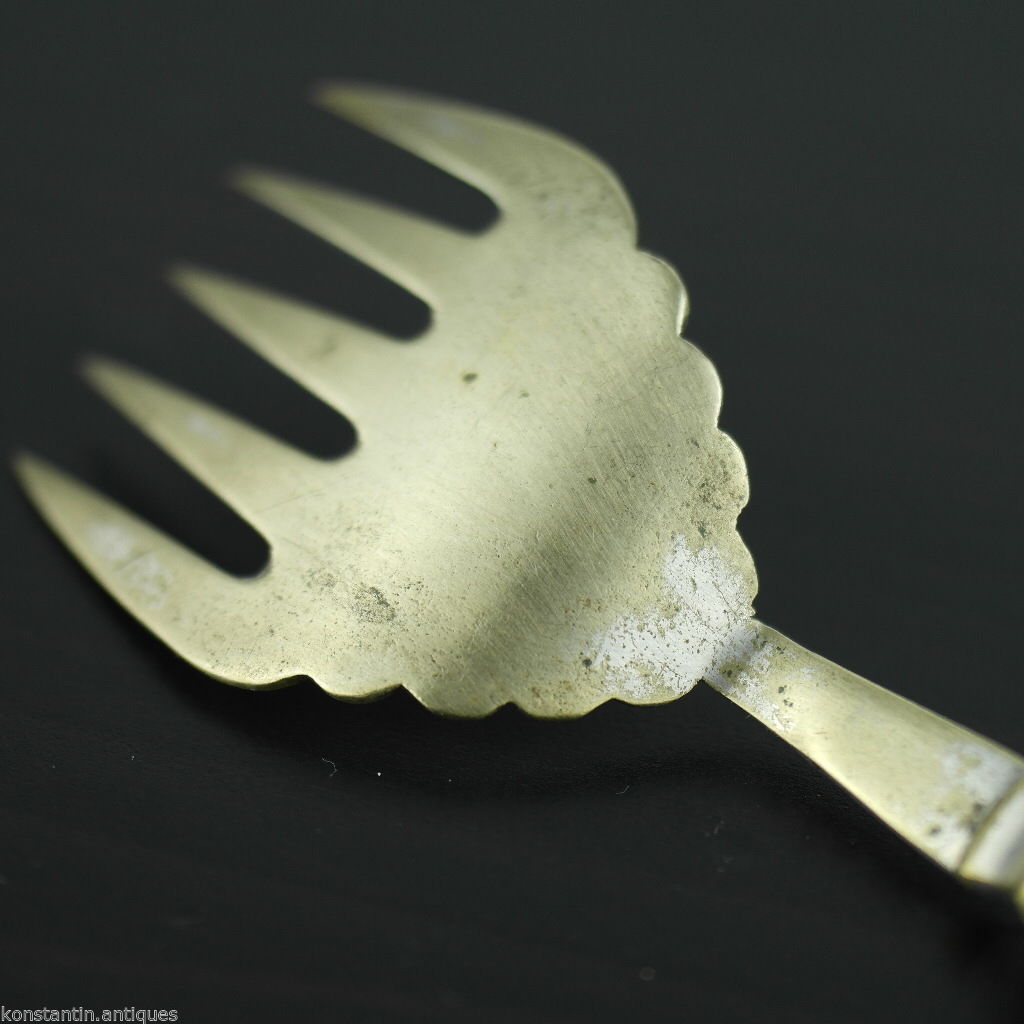 Tenedor de pescado de mesa antiguo con mango de nácar Sheffield plateado