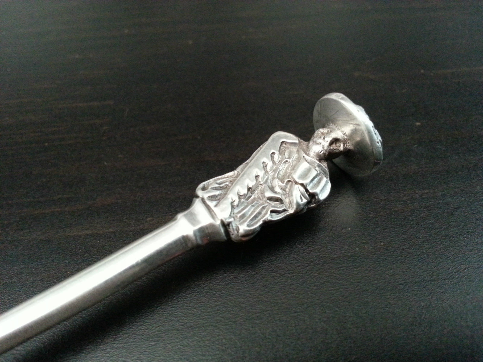 Cuchara antigua de plata maciza chapada en oro de 1928 de Thomas Bradbury Sheffield