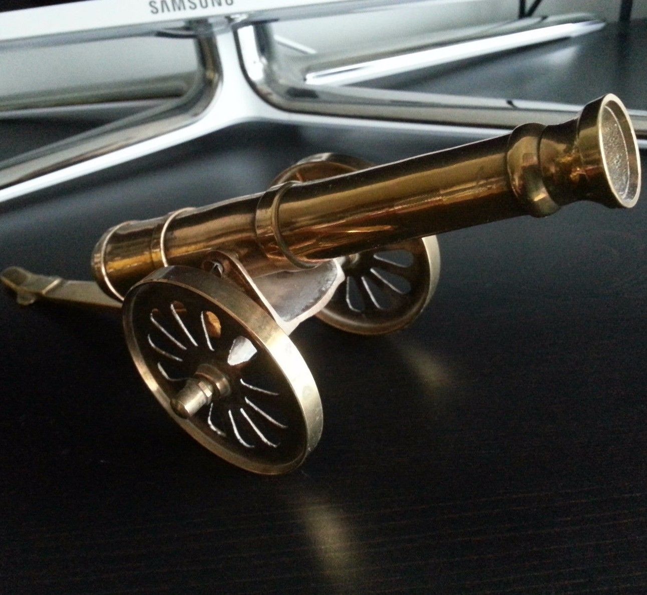 Vintage model Antique cannon brass statue Great British Empire