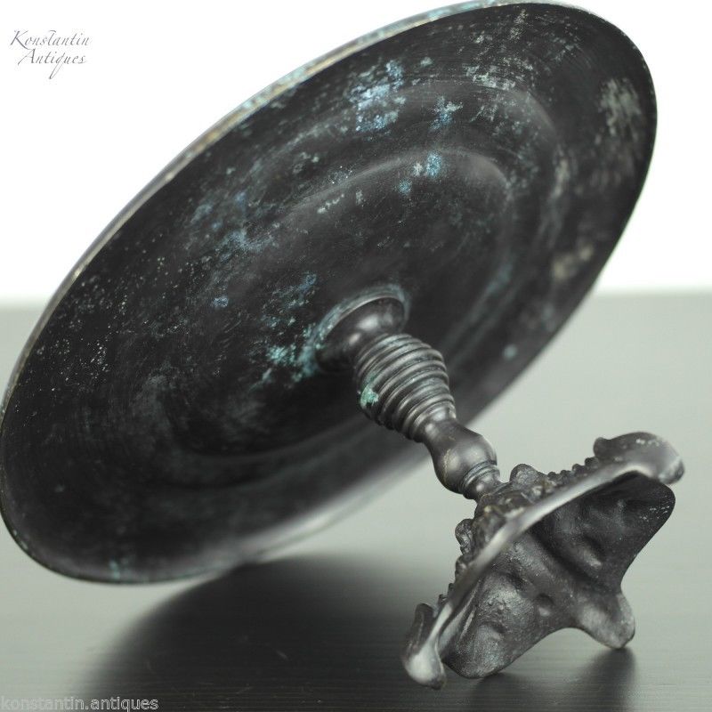 Tazza antigua de bronce patinado Francés clásico