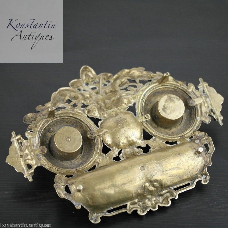 Antikes Doppeltintenfass aus massivem Messing mit Ornamenten aus dem britischen Empire