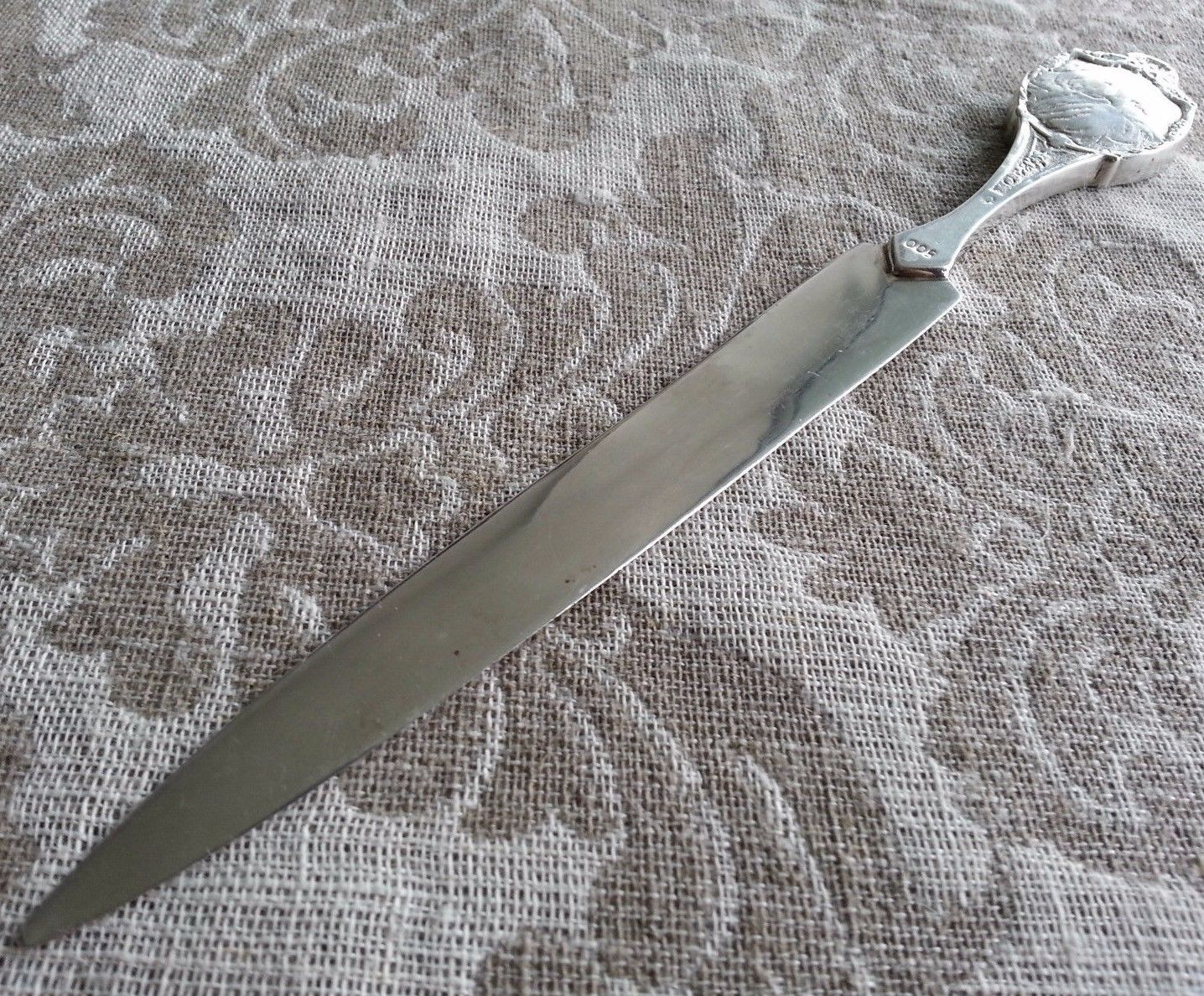 Antiker Brieföffner aus massivem Silber 800 im deutschen klassischen Stil
