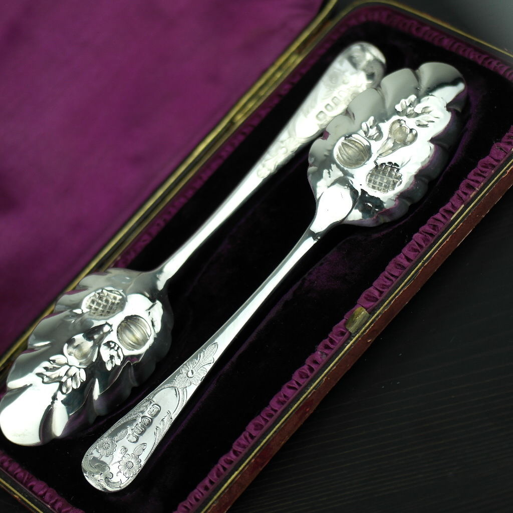 Antikes Paar Obstlöffel aus Sterlingsilber aus dem Jahr 1797, London, georgianische Ära, Britisches Empire