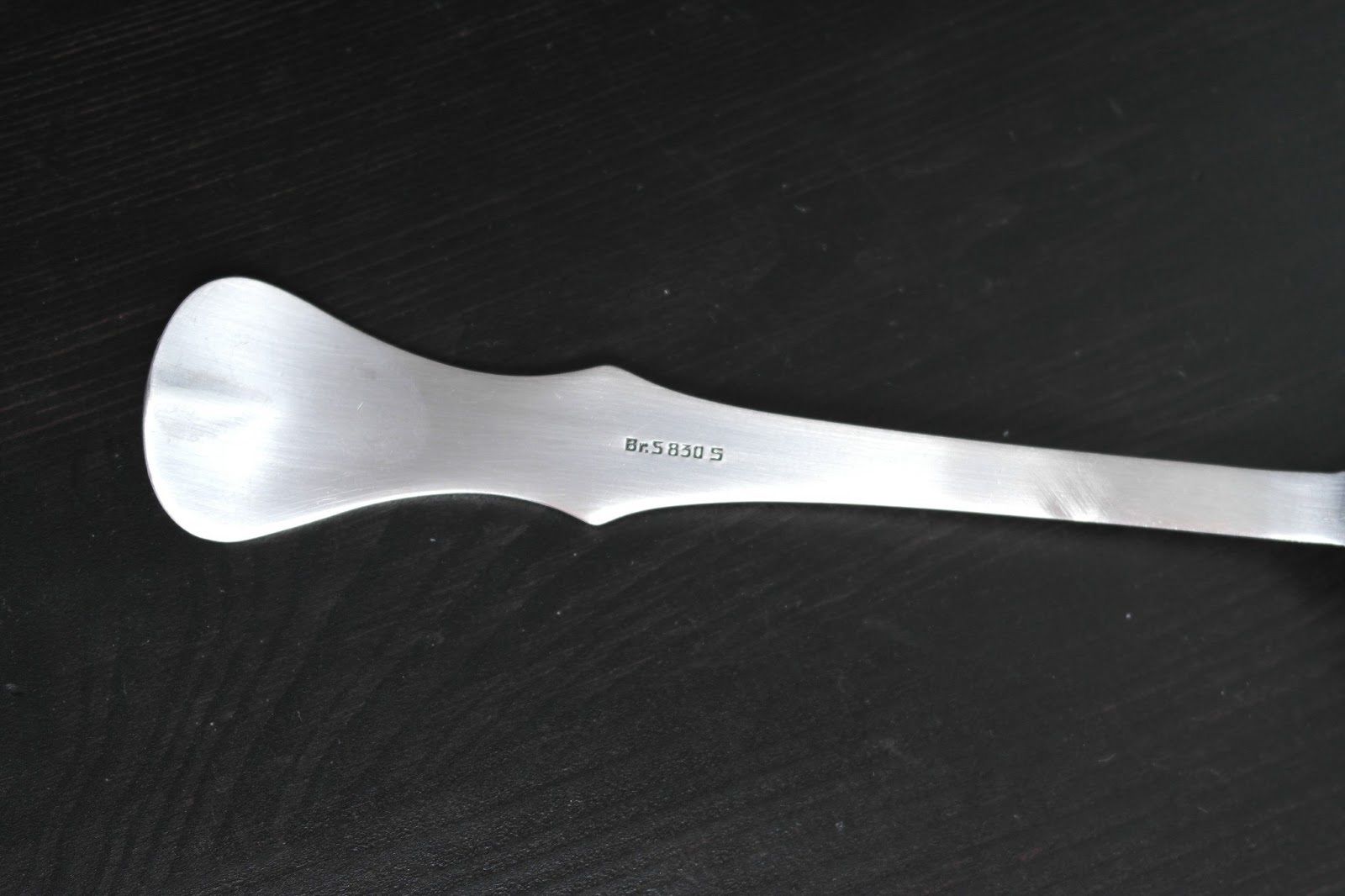 Cuchara tamiz de polvo de plata maciza antigua Noruega 830S TH Marthinsen