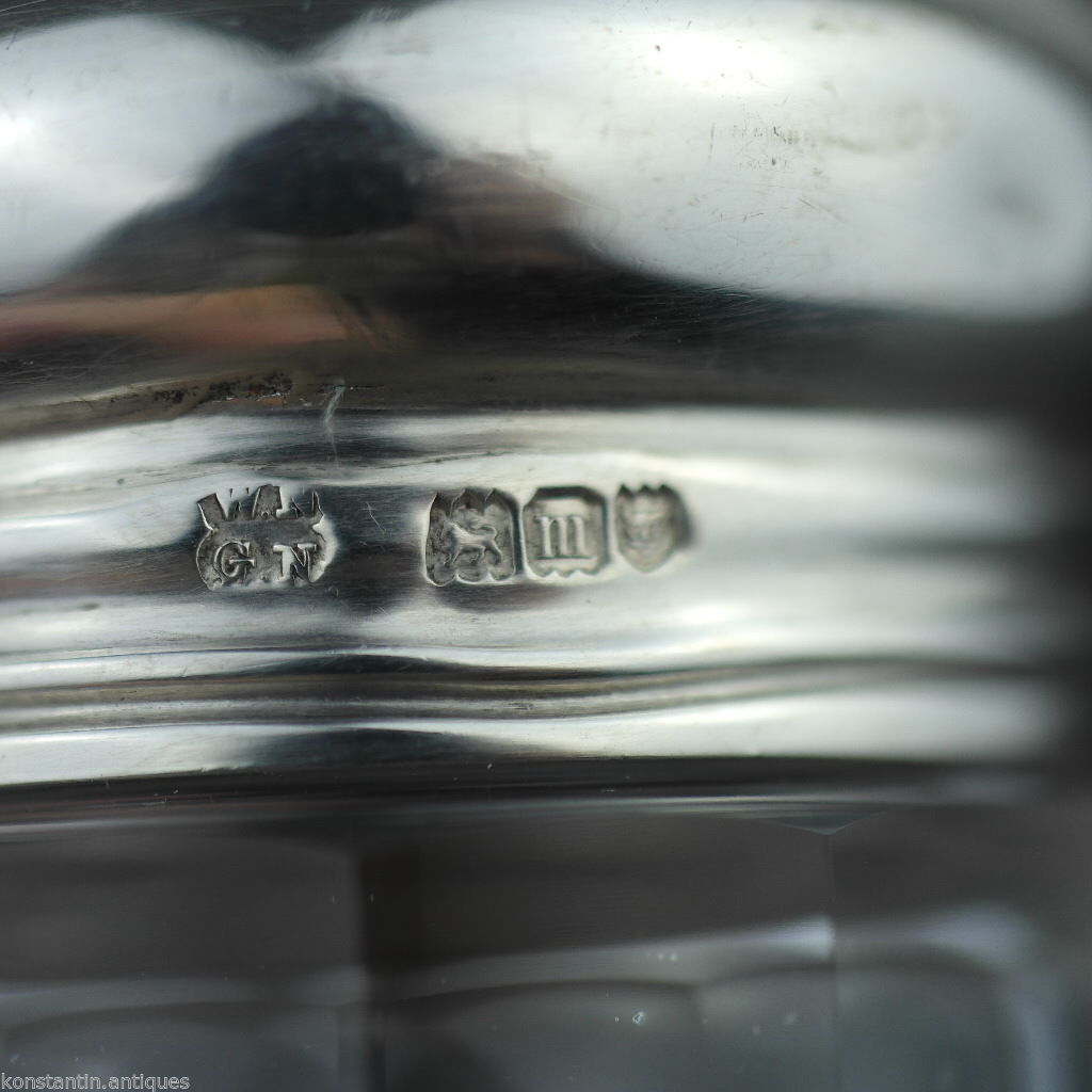 Antigua botella de tocador de vidrio tallado de 1907 con tapa de plata maciza de Londres