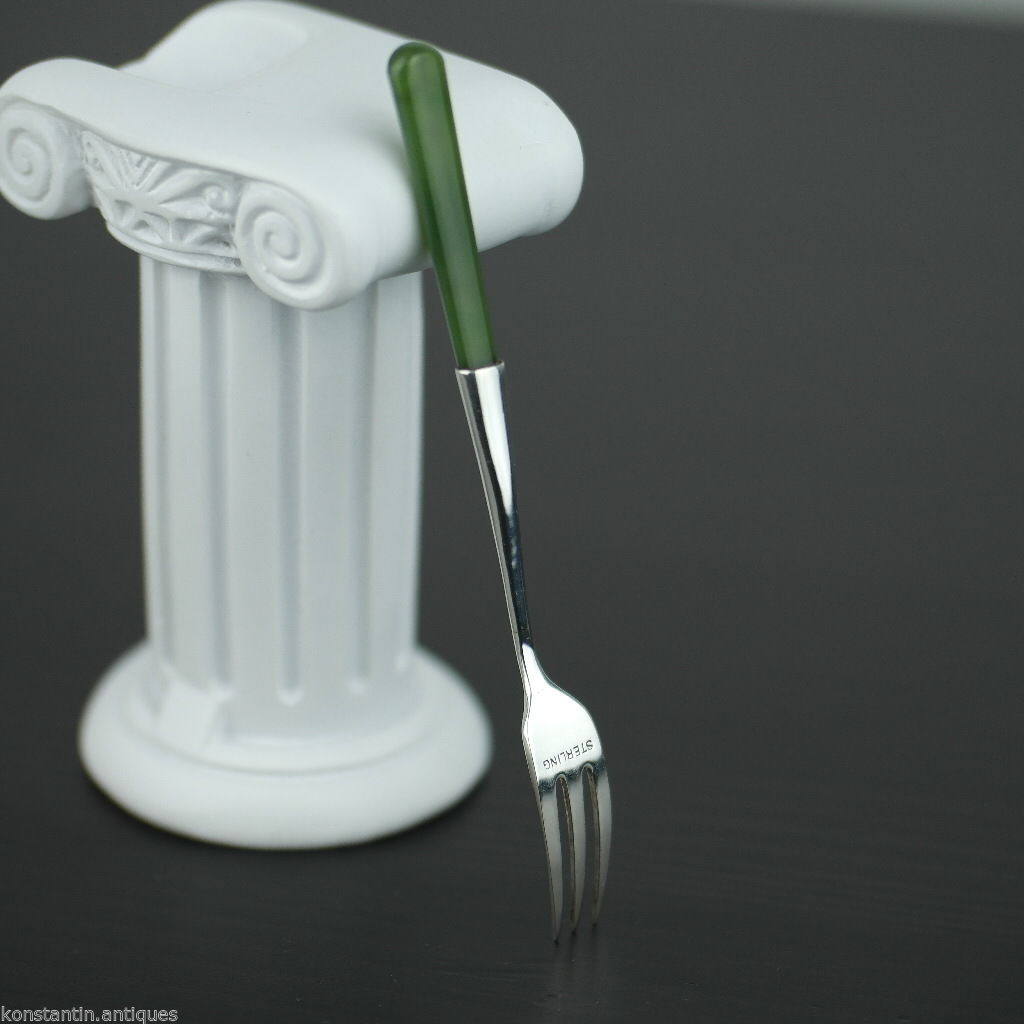 Antike Gabel aus Sterlingsilber aus dem Jahr 1900 mit grünem Jade-Nephrit-Griff