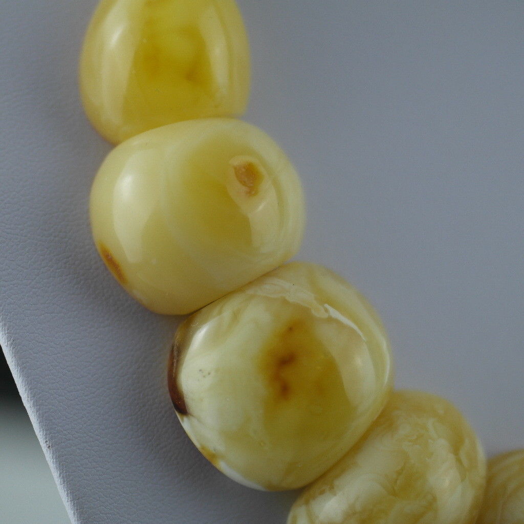 Elegante collar de medias cuentas de ámbar genuino alemán 