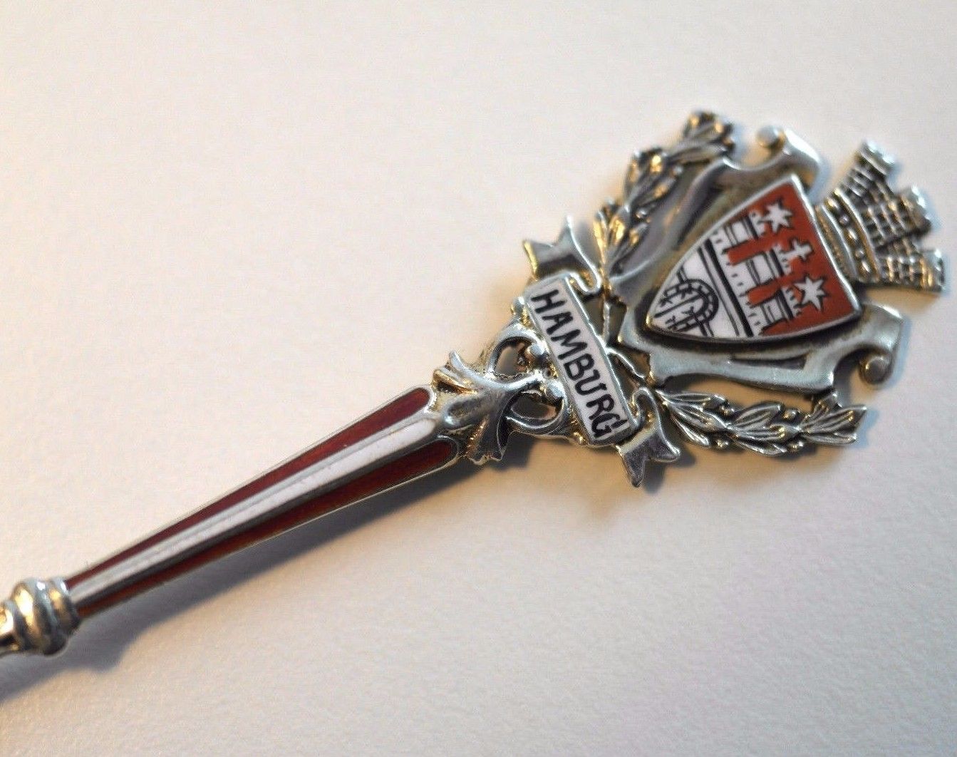 Cuchara de plata maciza esmaltada alemana Rathaus Hamburgo escudo de armas 800 cruz